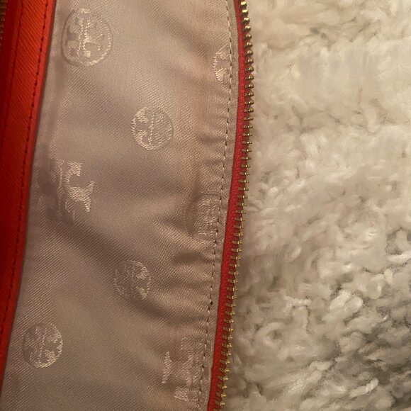 TORY BURCH Robinson Dome Meghan Maven Saffiano Leather SATCHEL Crossbody - Picture 6 of 9